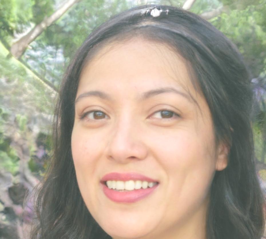 María González, Analista Financiera Senior